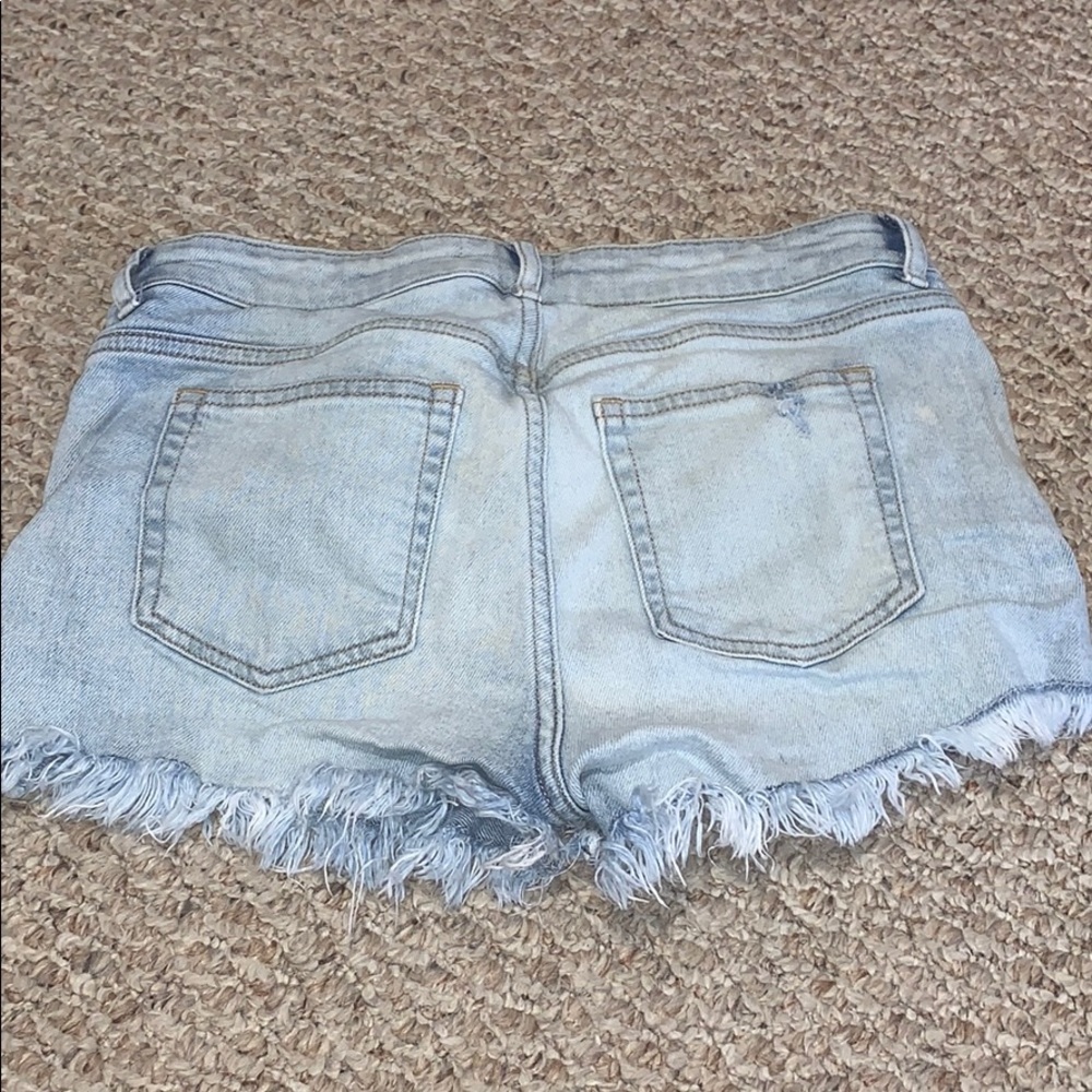 H&M Shorts - Picture 3 of 3